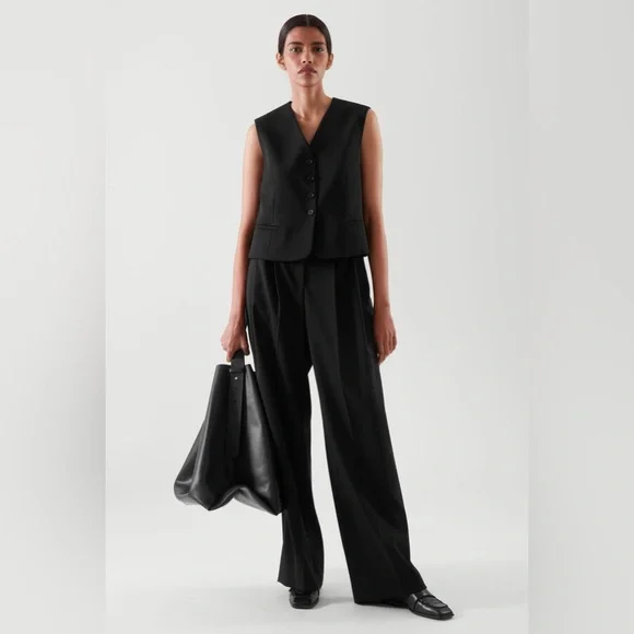 COS | Cropped Single-Breasted Waistcoat - Picture 7 of 15